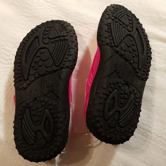 Athletech New kids pink water shoes size 5/6 - Picture 3 of 5